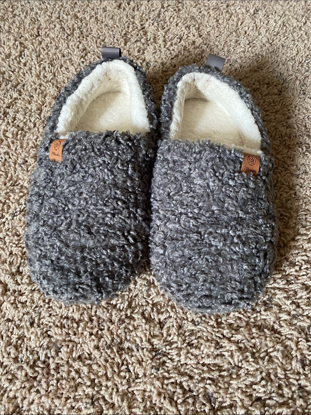 Plush Gray Sherpa Slip-On Women’s Slippers with Cream Lining Worn Once
